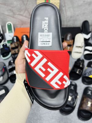 FENDDI RUBBER FUSSBETTS SLIDES BLACKRED