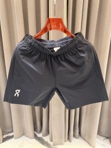 On Cloud Shorts Grey