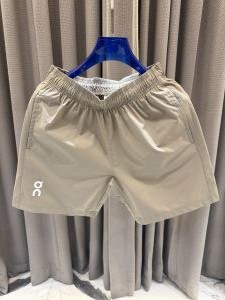 On Cloud Shorts Beige 