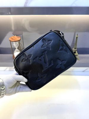 Lv_ Loui Hand Bag Black Premium Quality Fa 555