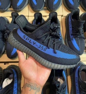 Yeezy 350 v2Dazzling Blue
