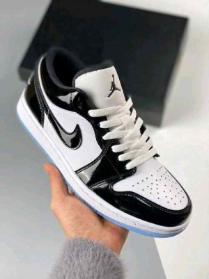 Air Jordan 1 Low Concord