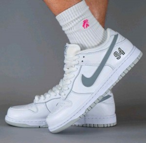Supreme x SB Dunk Low White Grey