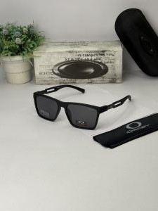 Oakle_ay_3388_Black