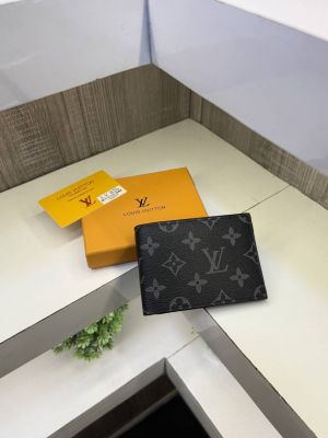 Loui Vuitton wallet with original box card