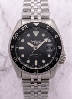 Seik o 5 Bruce Wayne Automatic Japanese movement operated via cell