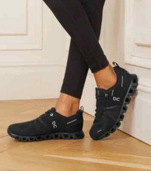 On Cloud 5 waterproof sneakers