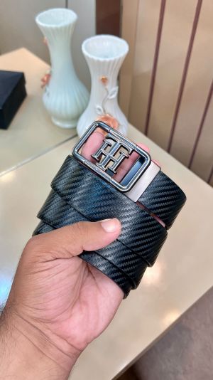 TH TOMM HILFIGER PREMIUM QUALITY IMP REVERSEABLE BELT WITH OG BOX
