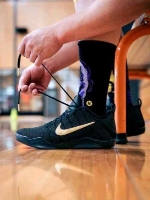 Niikee Kobe 11 Protro Fade to Black 656