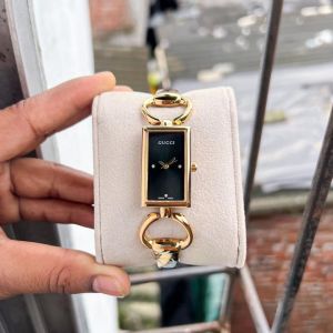 Gucc Watch For Her Gold Black 655