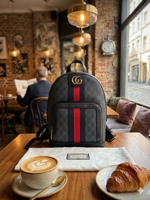 Guucci_gg supreme backpack premium quality with dust cover