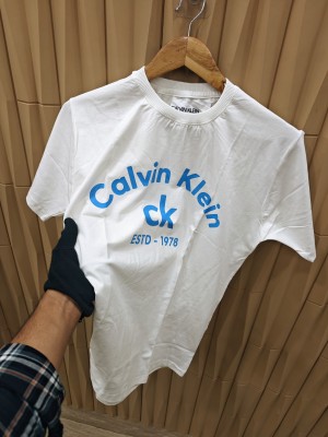 round neck tshirt half white