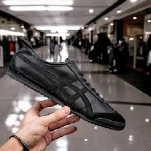 Mexico 66 Triple Black Sneakers