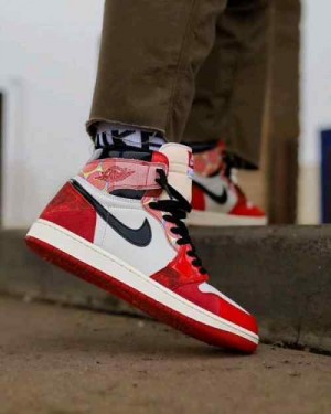 Nik.e Air Jordan Retro 1 High Spiderverse Across 474