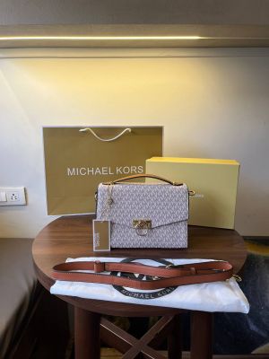 MICHAAEL_KORS_MK_HENDRIX_SIGNATURE_SHOULDERBAG_WITH_OGBOX_Carrybag_premium_model 136
