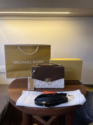 MICHAAEL_KORS_MK_HENDRIX_SIGNATURE_SHOULDERBAG_WITH_OGBOX_Carrybag_premium_model 137