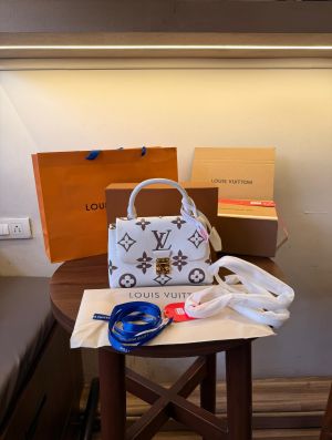 louiiss_vuitton_lv_madeleine_bb_handbag_with_Dutyfree_packing_box_etc_(165)