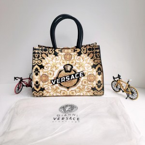 1 Left Offer Handbag Premium Quality Bag