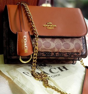Coaach_klare crossbody bag with box
