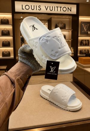 Lou-Monogram Adjust All White Premium Slides