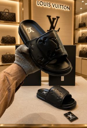 Lou-Monogram Adjust All black Premium Slides
