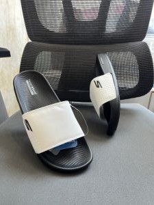 Skecherrs Hyper Burst Soft Slides white