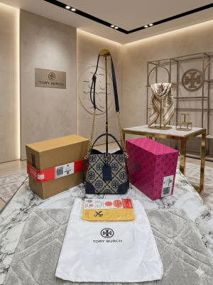Tory_bucket_bag_premium_quality_with_double