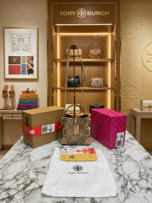 Tory_bucket_bag_premium_quality_with_double