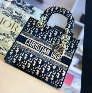 Diior_lady embroidary lady bag with og box(black)