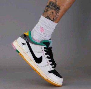 Nikee Sb Dunk Low Pro X CSEF White and black