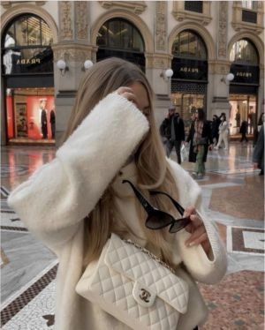Channell_paris jumbo sling bag premium quality with original box