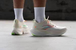 Brooks Hyperion Max 3 White