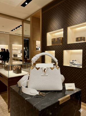 Louuis_Vuitton Capucines BB handbag featuring unique gold-toned floral hardware along the top edge With Double Box 