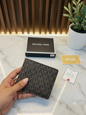 111 MK MICHAEL KORRS PREMIUM QUALITY WALLET