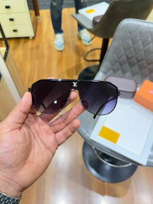 Loui vuitton 22295 black shaded