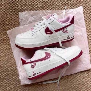 Nikkee Airforce 1 Low Valentines Day for her