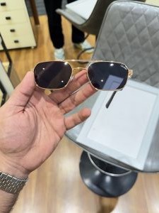 Cartie 705 gold black