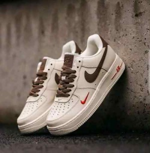 nikkee Airforce 1 Mi-ni Red Swoosh Coffee fix