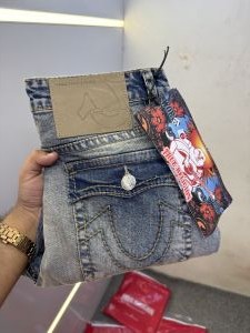 TRUE RELIGION BOOTCUT PREMIUM DENIM JEANS