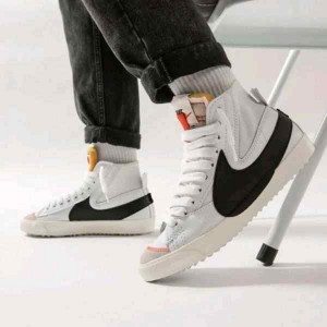 Nikke Blazer Jumbo 77 High whiteblack