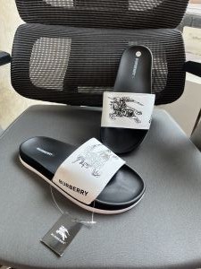 Burbery Print Comfort Slides white