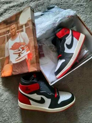 AIR JORDAN RETRO 1 OG BLACK TOE HIGH REIMAGINED
