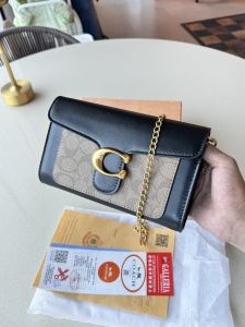 COAACH CHAIN SLING WITH OGBOX DUSTBAG BILLS ETC