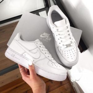 Airforce 1 low short white leather with accessories for women 