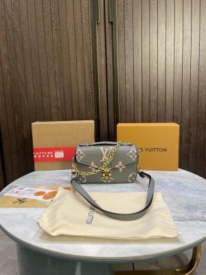 louiis vuitton metis pochette east west with double box 665