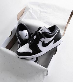 Nikkee Air Jordan 1 low Panda 