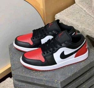 Nikke Air Jordan 1 Low Bred Toe 2.0