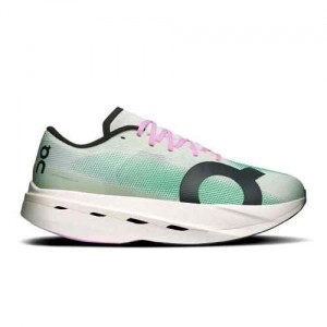 On Cloudboom Volt Iceberg Mantis 141