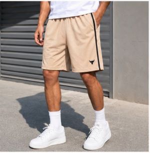 UNDERARRMOUR ROCK PREMIUM BEIGE SHORTS