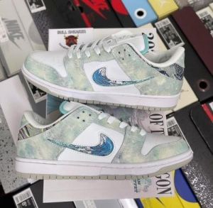 Nikkee_SB -Dunk Low Year Of The Dragon Steam Puppet with OG BOX 